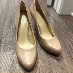 Nine West Tan Heels Classic Pointed Toe